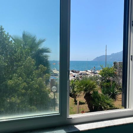 Appartement Il Viandante Sul Mare à Salernes Extérieur photo