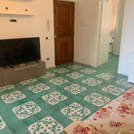 Appartement Il Viandante Sul Mare à Salernes Extérieur photo