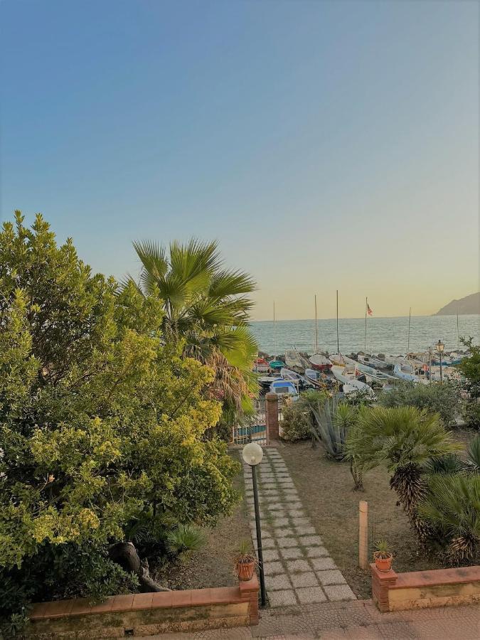 Appartement Il Viandante Sul Mare à Salernes Extérieur photo
