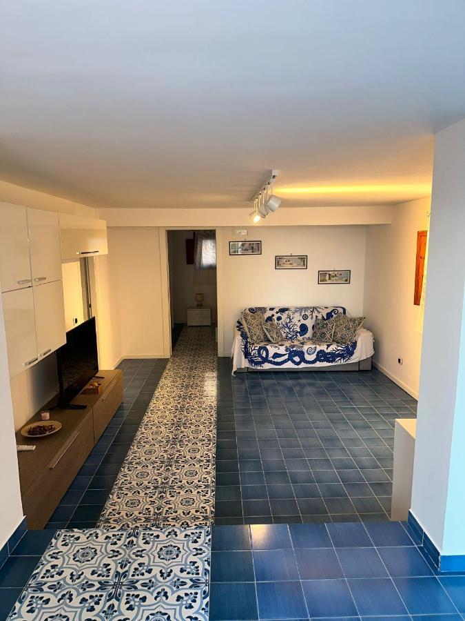 Appartement Il Viandante Sul Mare à Salernes Extérieur photo