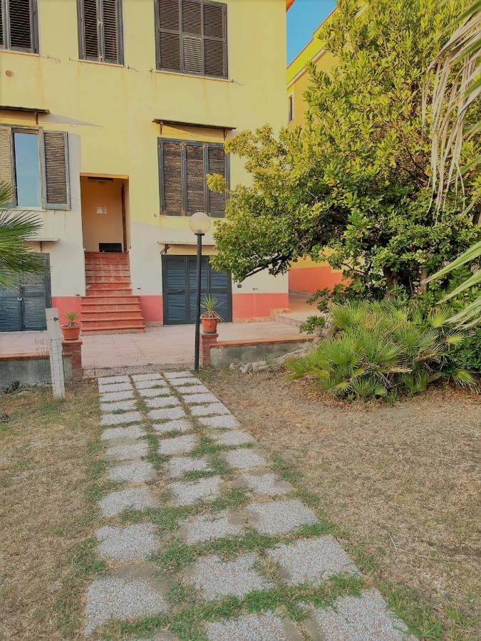 Appartement Il Viandante Sul Mare à Salernes Extérieur photo