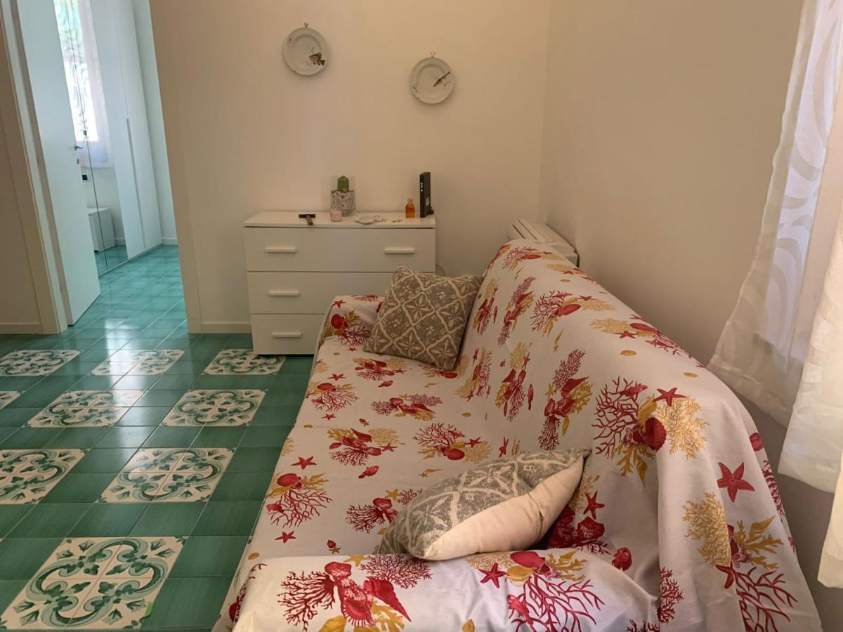 Appartement Il Viandante Sul Mare à Salernes Extérieur photo
